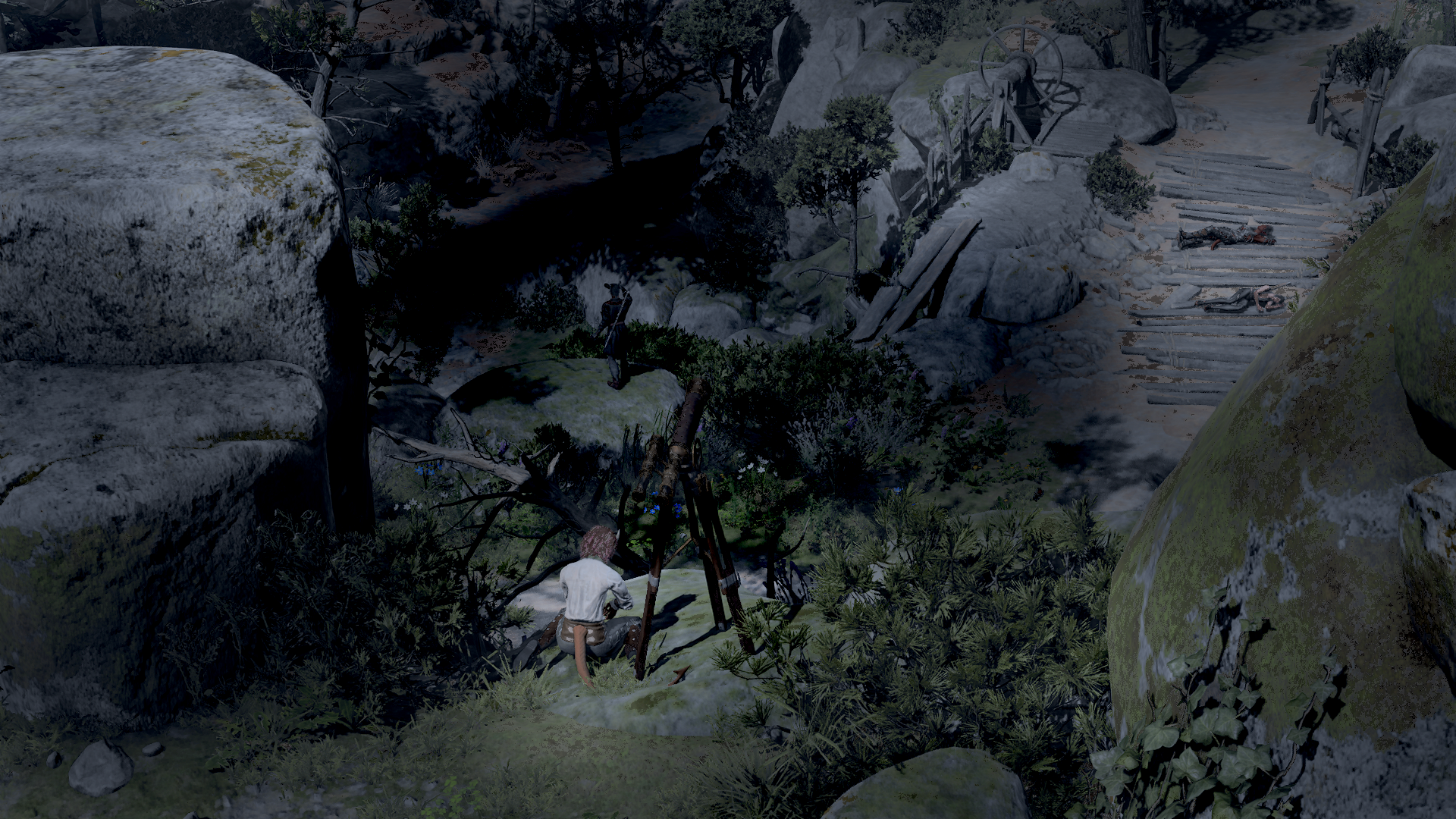 Capture de nuit montrant le chemin de ronde au-dessus duquel Mel occupe une place de vigie dotée d'une longue-vue. Elle est assise sur la roche, les jambes en W. Sur le chemin au-dessus du portail dont une partie est masquée par des roches au premier plan, on voit Ombrecœur et Karlach allongées. Un peu plus à gauche, on aperçoit Wyll dans l'ombre, debout, observant la route plongée dans l'obscurité qui mène au portail.