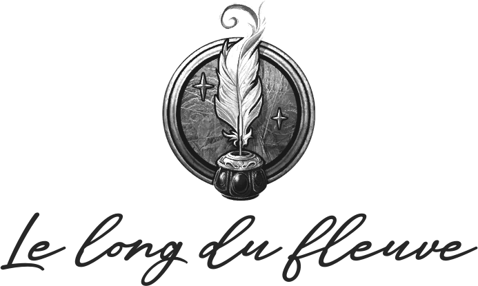 Titre de la page, Le long du fleuve, écrit en cursif. Il est accompagné d'une image en noir et blanc tirée du jeu Baldur's Gate 3 symbolisant une spécialisation de bardes, et représentant une plume trempée dans un encrier.